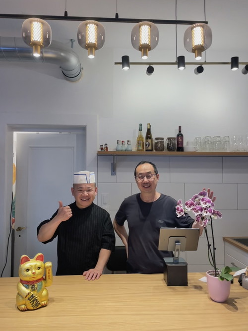 Links: Koch Li Xianzhong, rechts: Mitinhaber Gian Pang