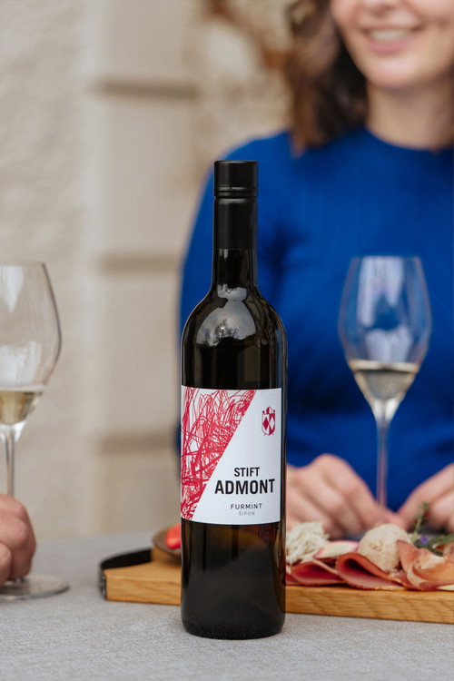 DVERI PAX Furmint