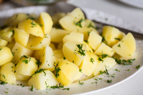 Boiled potatoes with dill