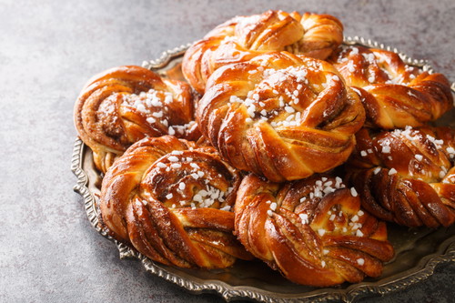 Swedish temptations abound not only in Stockholm’s Old Town – the sweet kanelbullar are also enticing on every corner.