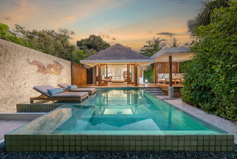 Anantara Kihavah Beach Pool Villa