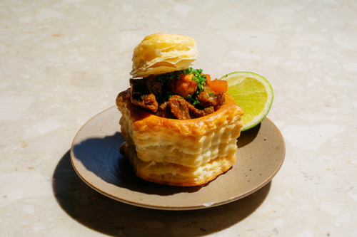 Ämmitaler Butterpastetli mit vietnamesischem Rindsragout