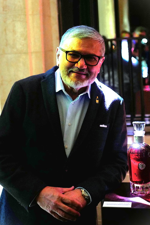 Diplomatico Chancellor Nelson und die legendäre Flasche
