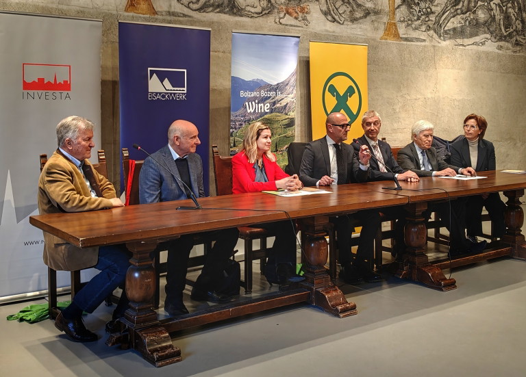 Da sx a dx: Helmuth Frasnelli, Josephus Mayr, Johanna Ramoser, Claudio Corrarati, Alexander Gasser, Roland Buratti e Roberta Agosti