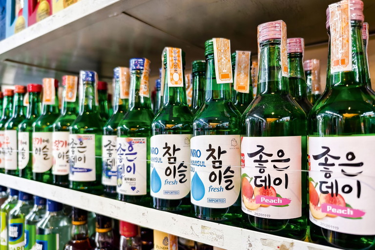 Getrunken wird in Korea gern und viel – insbesondere die Nationalgetränke auf Reisbasis, Soju und Makgeolli.