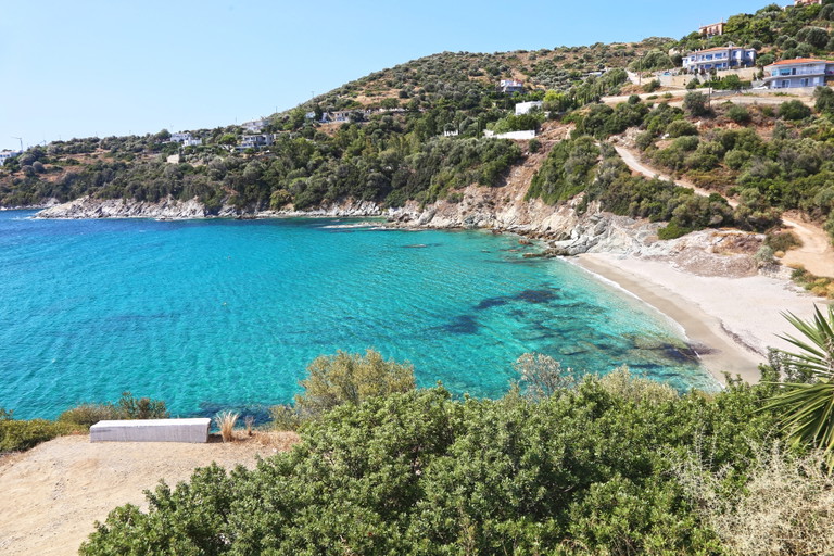 In Wirklichkeit nicht so verlassen wie in »Triangle of Sadness«: Klimaki Strand auf der Insel Euboea