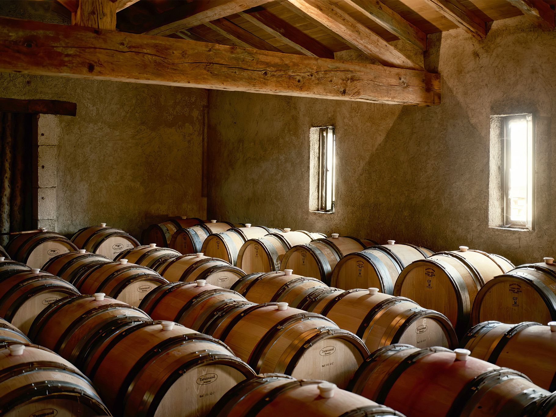 In diesem Keller entsteht der Sieger dieser Trophy: Der Grand’Cour Rouge 2023 von der gleichnamigen Domaine in Satigny. 