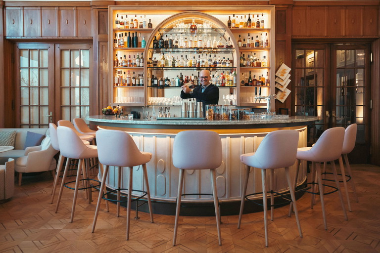 Wunderschön
im Art-Déco-Stil
gehalten ist die
«Bar Louis» im
Luzerner «Art Deco
Hotel Montana».