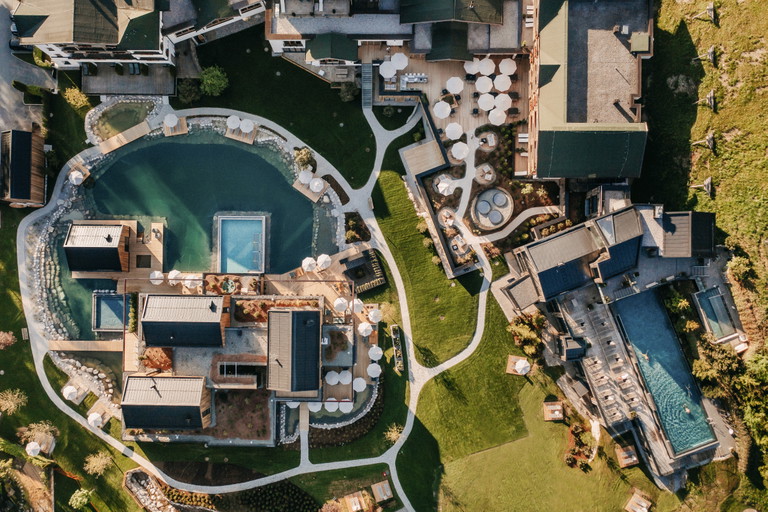 Das umfangreiche Spa-Angebot des Naturhotel Forsthofgut überzeugt.