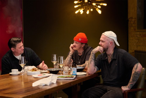 Tim Mälzer mit Jo und Cozy vom »Salt &amp; Silver«.