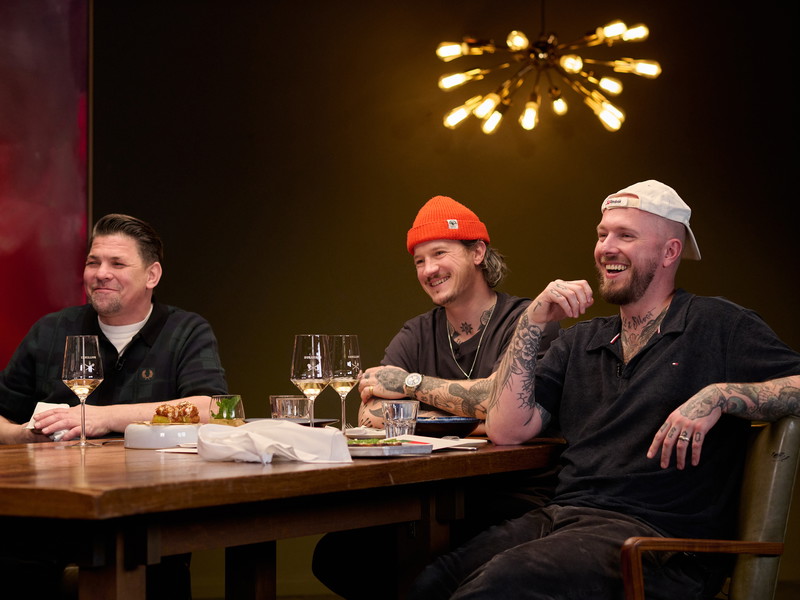 Tim Mälzer mit Jo und Cozy vom »Salt & Silver«.