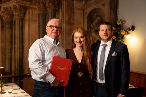 Erich Muskovich, mit seiner
Tochter Lisa Dokulil und ihrem
Ehemann Oliver Dokulil