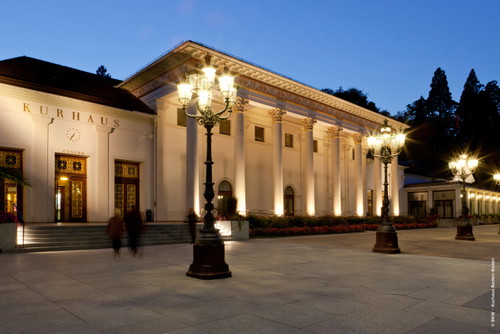 Das Kurhaus bei Nacht.