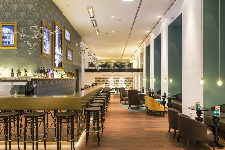 Die Lounge im Motel One Wien