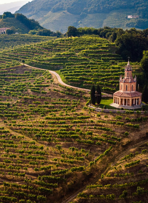 Die Kirche von Colle di San Martino gehört zu den meistfotografierten Motiven im Prosecco-Land. 