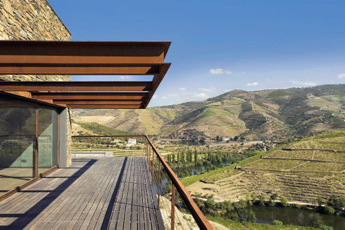 Niepoorts Quinta de Nápoles inmitten der spektakulären Rebberge des Douro-Tals.