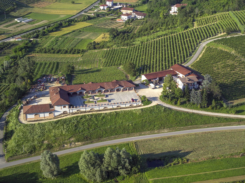 La tenuta di Angelo Negro, nel Roero
