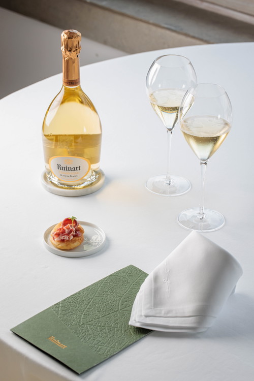 Ruinart Blanc de Blancs e pizza al padellino con prosciutto e fichi