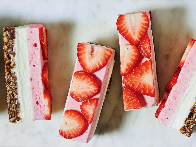 No-bake strawberry vanilla slices
