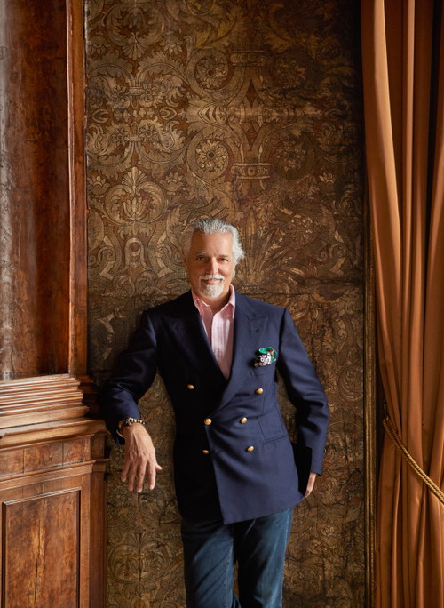Giberto Arrivabene Valenti Gonzaga verkörpert die venezianische Aristokratie kaum wie ein anderer. Als erfolgreicher Glasdesigner und Ikone italienischer Lebensart.