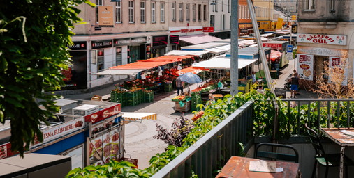 Die Tafel Österreich lädt wieder zur »Langen Tafel« am Brunnenmarkt