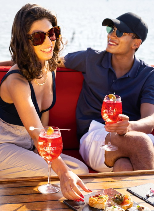 Mit bittersüßer Orangennote, feiner Kräuterwürze und venezianischer Aperitivo-Tradition sicherte sich »Select Aperitivo« den ersten Platz.
