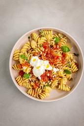 Stefanie Hiekmanns Sommerpasta mit geriebener Tomatensauce