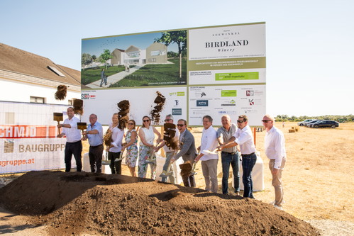 Der Spatenstich von Birdland Winery