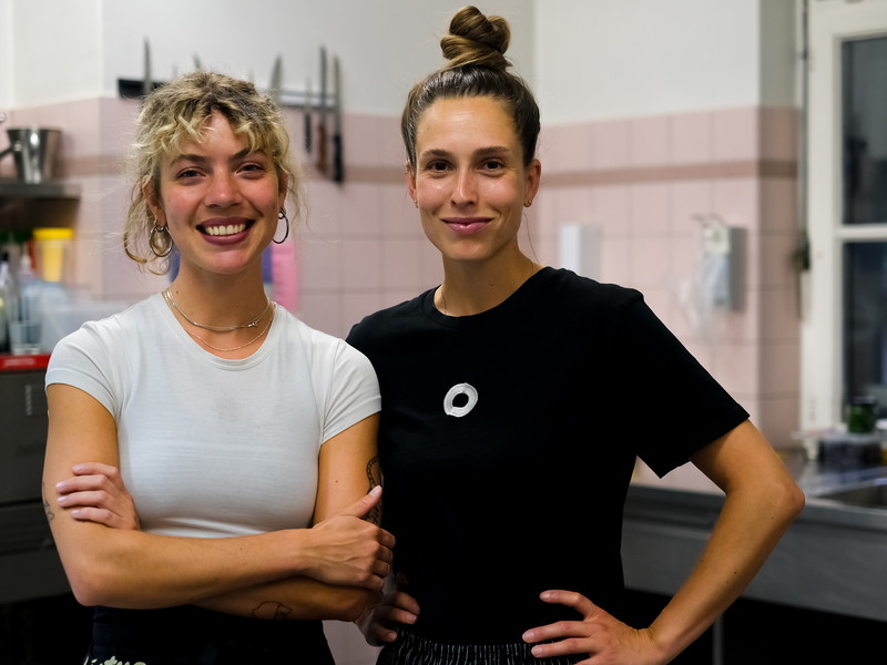 Maura Knecht und Anya Keller