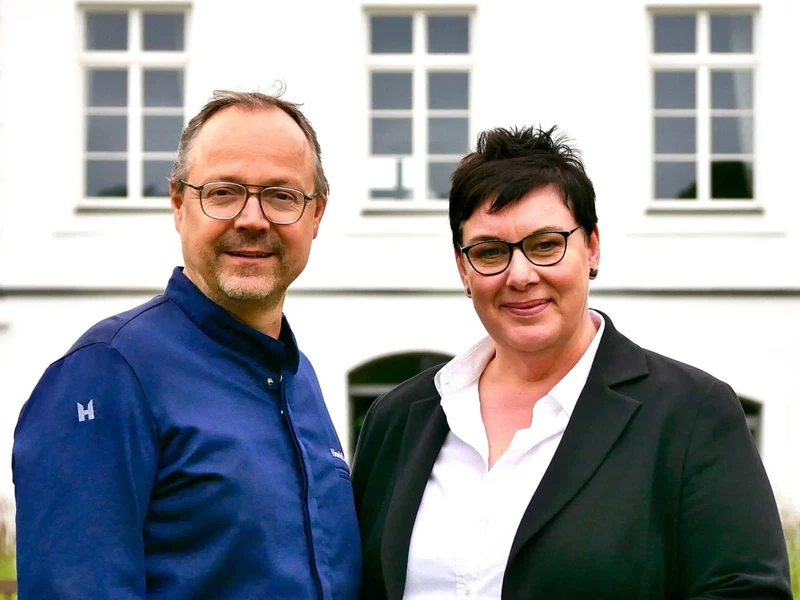 Direktorin Janet Schroeder mit Spitzenkoch Hendrik Otto