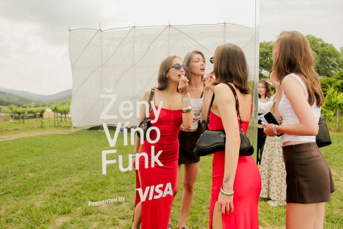 FOTO: Ženy, víno, funk