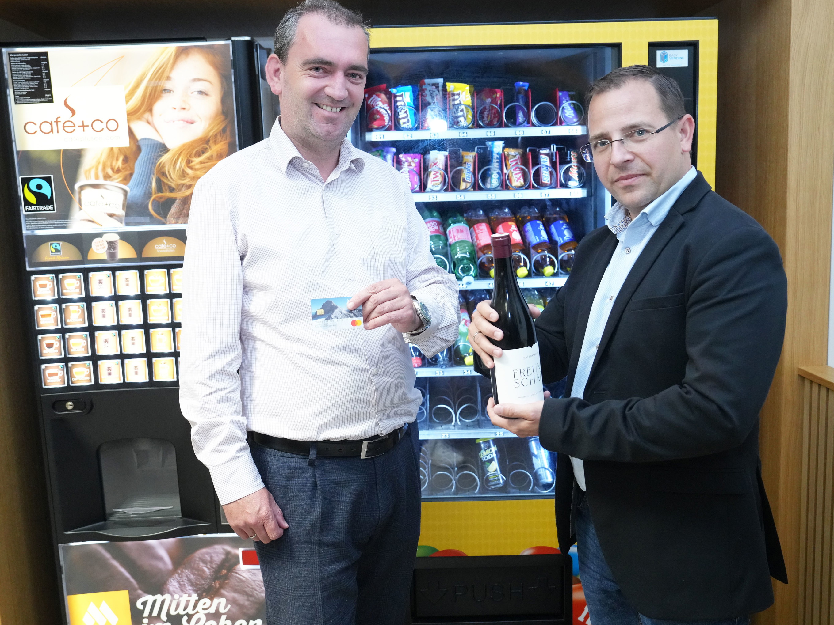  Wein Burgenland Obmann Herbert Oschep mit WK Burgenland Präsident Andreas Wirth.