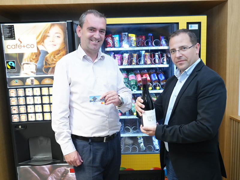  Wein Burgenland Obmann Herbert Oschep mit WK Burgenland Präsident Andreas Wirth.