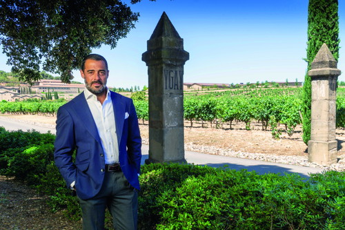 Vicente Dalmau Cebrián-Sagarriga, Präsident von Marqués de Murrieta, beim Eingang zur Finca Ygay.