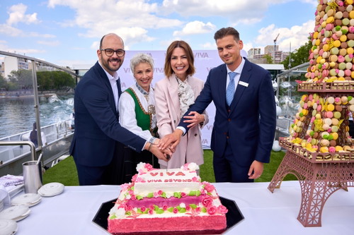 VIVA BEYOND - christening in Paris