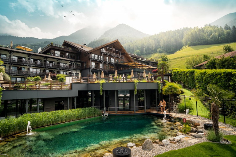 Andreus Resorts
