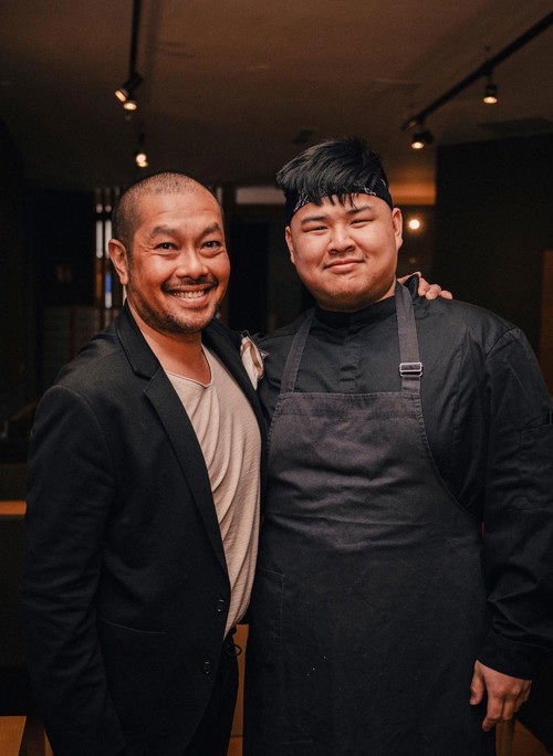 Head of Operations Mark Rogado aus Manila (li.) und Küchenchef Kevin Chen aus Qingtian in China (re.)