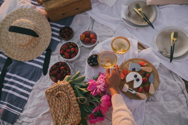 Das gehört in den perfekten Picknick-Korb
