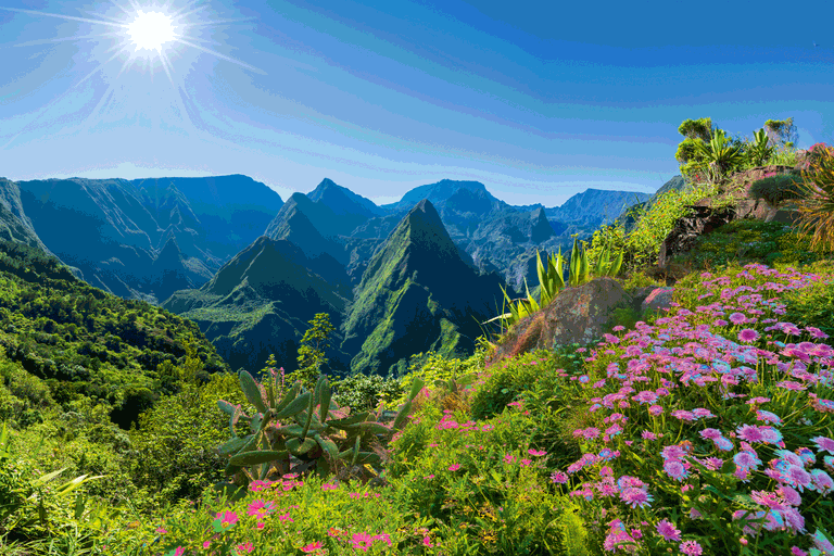 Der Cirque de Mafate auf La Réunion beeindruckt mit wilder Berglandschaft und spektakulären Ausblicken