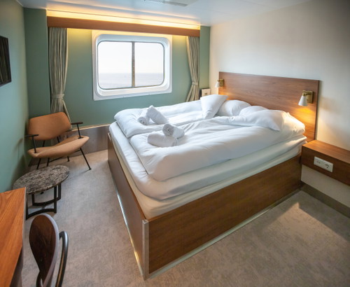 Commodore Class sea view 9116