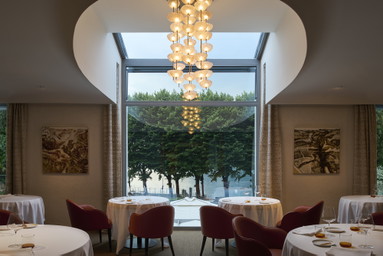 NIÒBĒ, un dialogo con il Lago di Como