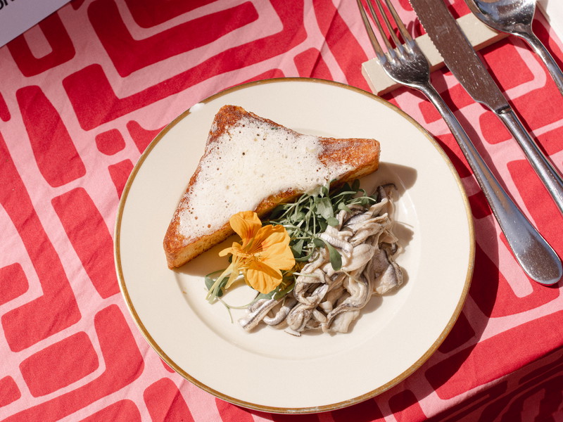 Sardellen mit Brioche und Zitronenbutter im »Huberta«