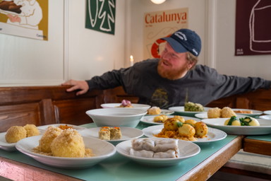 »Hungry for more«: Lukas Mraz erkundet Wiens Knödel-Hotspots