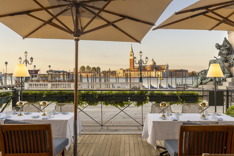 L'elegante dehors dell'LPV Ristorante, all'Hotel Londra Palace Venezia