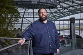 Die kulinarischen Notizen zum Ikarus-Menü im Juli 2026 im »Hangar-7«: George Papazacharias »DELTA Restaurant«, Athen