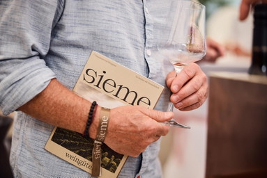 Wein unter Freunden: Der neue Jahrgang der SIEME-Weingüter