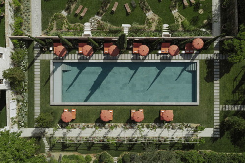 Veduta della piscina esterna di Airelles Palladio