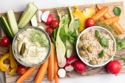 Crudités Board mit High Protein Dips