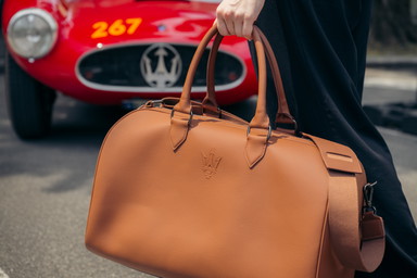 Maserati Weekend Bag, la pelle dei sedili rinasce in cento borsoni da viaggio