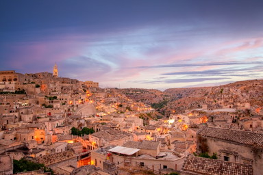 Matera e i suoi sassi. Da abitazioni rudimentali a manifesto del lusso